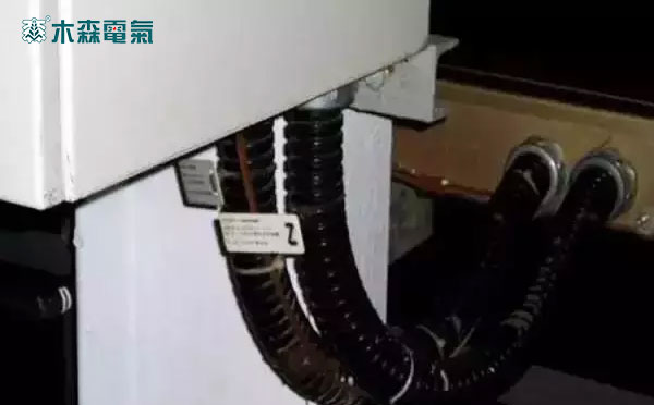 35kV专业高压电气安装施工操作教程之电缆从电缆架引出